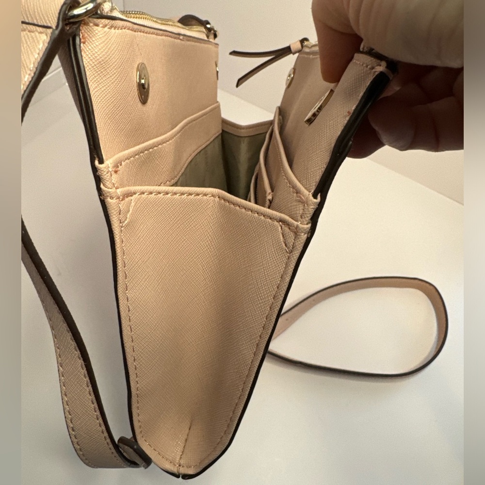 ☘️#119 DKNY EUC Bryant Park Top Zip Pink Crossbody Bag - Picture 14 of 15